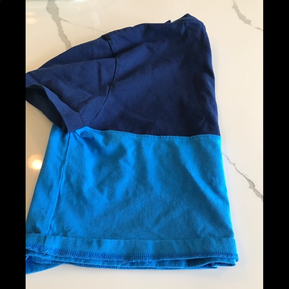 ADORABLE blue nike shirt - Picture 4 of 5